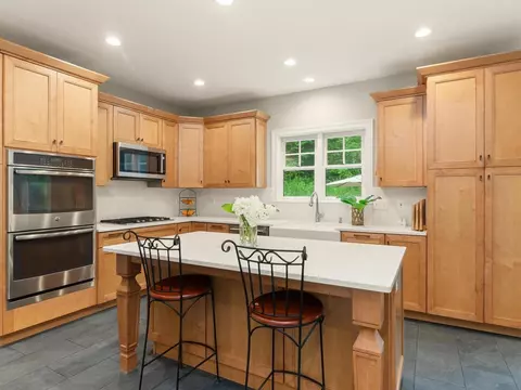 Kitchen - 747 Terrace Dr, Williston, VT 05495 photo 7 of 9