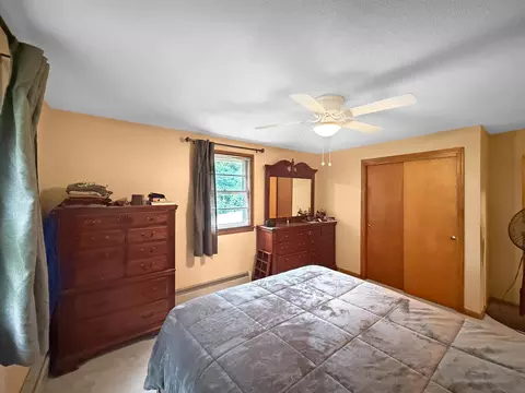 Bedroom - 224 Goboro Rd, Epsom, NH 03234 photo 4 of 6