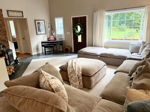Living - 46 Foothills Dr, Jericho, VT 05465 photo 3 of 5