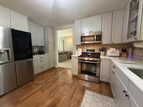 Kitchen - 46 Foothills Dr, Jericho, VT 05465 photo 3 of 6