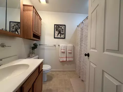 Bath - 46 Foothills Dr, Jericho, VT 05465 photo 1 of 3