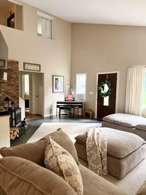 Entry Way - 46 Foothills Dr, Jericho, VT 05465 photo 1 of 3