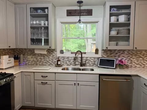 Kitchen - 46 Foothills Dr, Jericho, VT 05465 photo 5 of 6