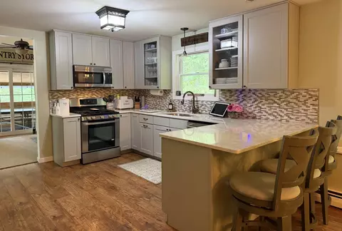 Kitchen - 46 Foothills Dr, Jericho, VT 05465 photo 2 of 6