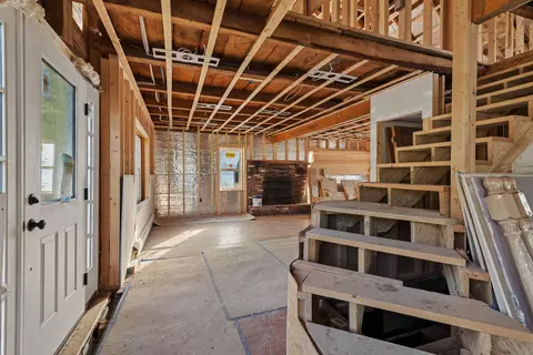 Entry Way - 94 Foundry Rd, Tunbridge, VT 05077 photo 2 of 5