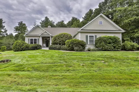 14 Hancock Dr, Bedford, NH 03110