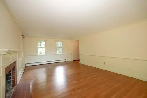 Living - 5 Runawit Rd, Exeter, NH 03833 photo 4 of 6