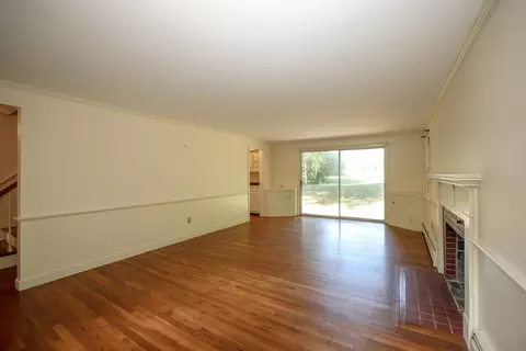 Living - 5 Runawit Rd, Exeter, NH 03833 photo 1 of 6