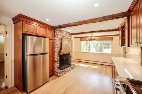 Kitchen - 5 Runawit Rd, Exeter, NH 03833 photo 4 of 5