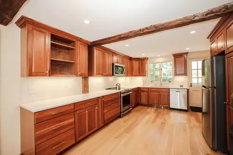 Kitchen - 5 Runawit Rd, Exeter, NH 03833 photo 5 of 5