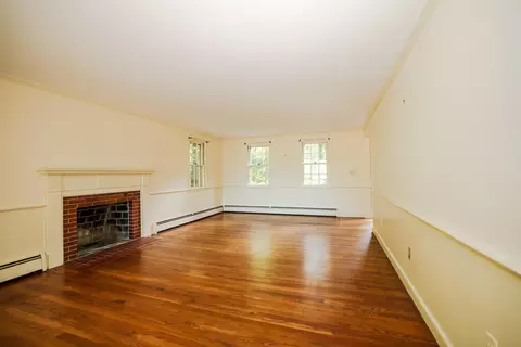 Living - 5 Runawit Rd, Exeter, NH 03833 photo 3 of 6