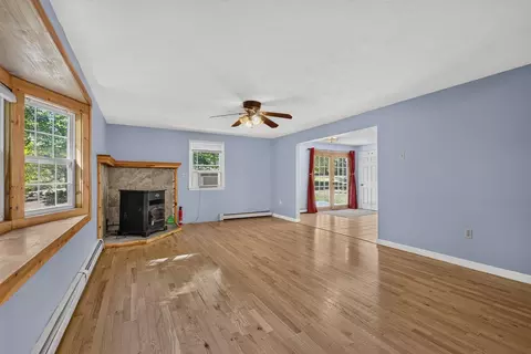 Living - 454 E Dunbarton Rd, Goffstown, NH 03045 photo 1 of 2