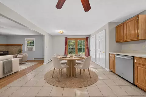 Dining - 454 E Dunbarton Rd, Goffstown, NH 03045 photo 1 of 1