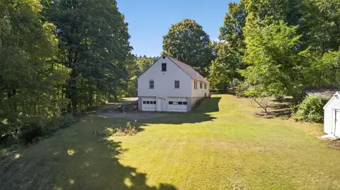 Exterior - 454 E Dunbarton Rd, Goffstown, NH 03045 photo 3 of 9