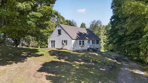 Exterior - 454 E Dunbarton Rd, Goffstown, NH 03045 photo 2 of 9