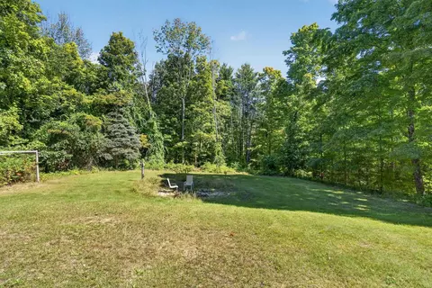 Exterior - 454 E Dunbarton Rd, Goffstown, NH 03045 photo 8 of 9