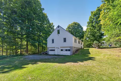 Exterior - 454 E Dunbarton Rd, Goffstown, NH 03045 photo 6 of 9