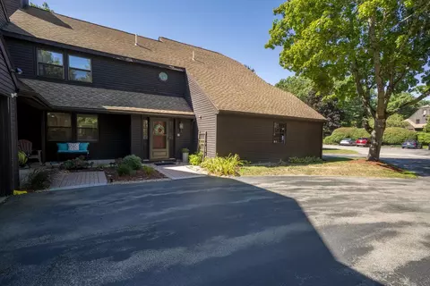 Exterior - 28 Stacey Cir, Windham, NH 03087 photo 1 of 9