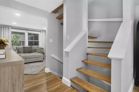 Entry Way - 28 Stacey Cir, Windham, NH 03087 photo 3 of 6