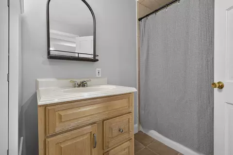 Bath - 28 Stacey Cir, Windham, NH 03087 photo 6 of 6