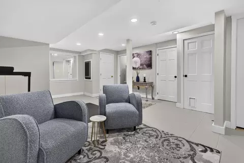 Entry Way - 28 Stacey Cir, Windham, NH 03087 photo 5 of 6
