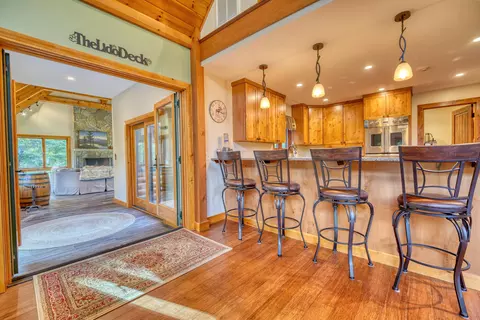Entry Way - 820 Main St, Andover, NH 03216 photo 5 of 13