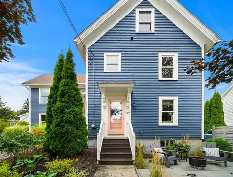 139 Clinton St, Portsmouth, NH 03801