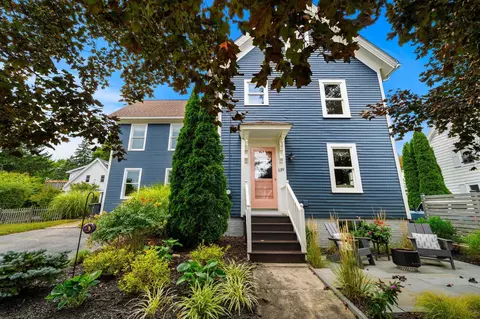 139 Clinton St, Portsmouth, NH 03801
