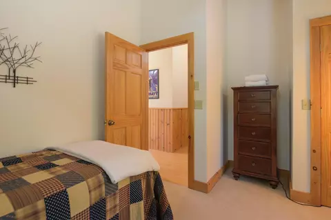 Bedroom - 259 Beechnut Dr, Peru, VT 05152 photo 6 of 9