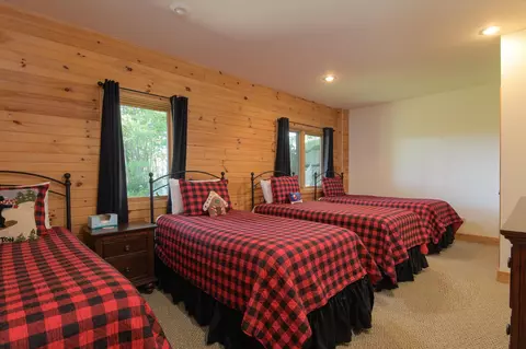 Bedroom - 259 Beechnut Dr, Peru, VT 05152 photo 9 of 9