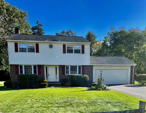 8 Southgate Dr, Bedford, NH 03110