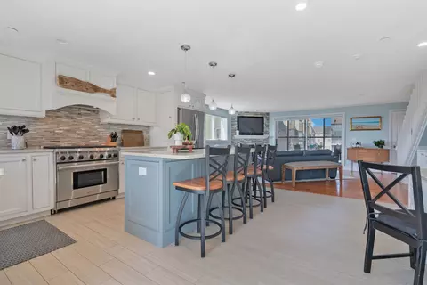 Kitchen - 581 Ocean Blvd # 7, Hampton, NH 03842 photo 2 of 2
