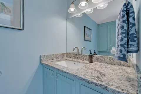 Bath - 581 Ocean Blvd # 7, Hampton, NH 03842 photo 1 of 5