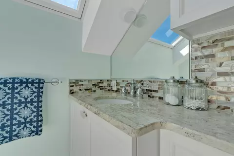 Bath - 581 Ocean Blvd # 7, Hampton, NH 03842 photo 5 of 5