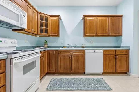 Kitchen - 34 Mammoth Rd #25, Hooksett, NH 03106 photo 1 of 3