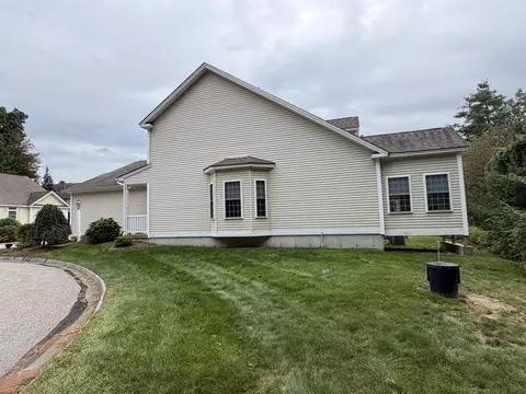 Exterior - 34 Mammoth Rd #25, Hooksett, NH 03106 photo 5 of 10