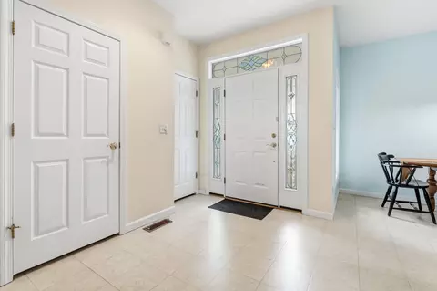 Entry Way - 34 Mammoth Rd #25, Hooksett, NH 03106 photo 1 of 5