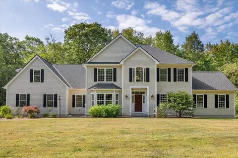 13 Daland Cir, Mont Vernon, NH 03057