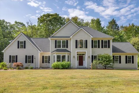 13 Daland Cir, Mont Vernon, NH 03057