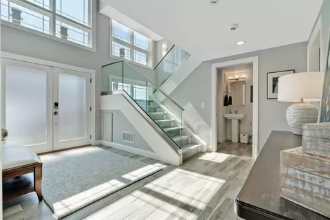 Entry Way - 741 Ocean Blvd, Hampton, NH 03842 photo 3 of 4