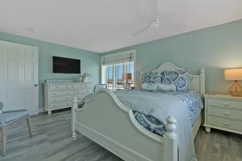 Bedroom - 741 Ocean Blvd, Hampton, NH 03842 photo 4 of 6