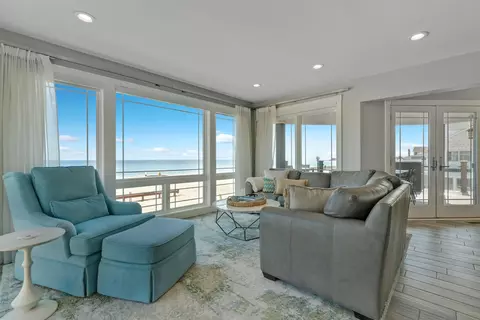 Living - 741 Ocean Blvd, Hampton, NH 03842 photo 3 of 4