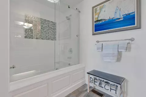 Bath - 741 Ocean Blvd, Hampton, NH 03842 photo 5 of 6