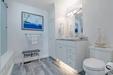 Bath - 741 Ocean Blvd, Hampton, NH 03842 photo 4 of 6