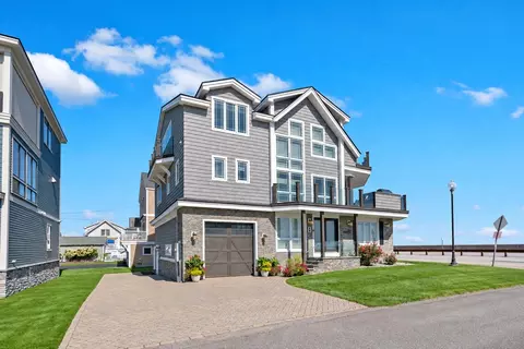 Exterior - 741 Ocean Blvd, Hampton, NH 03842 photo 3 of 4