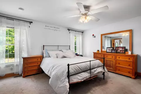 Bedroom - 60 Chichester Rd, Loudon, NH 03307 photo 8 of 9
