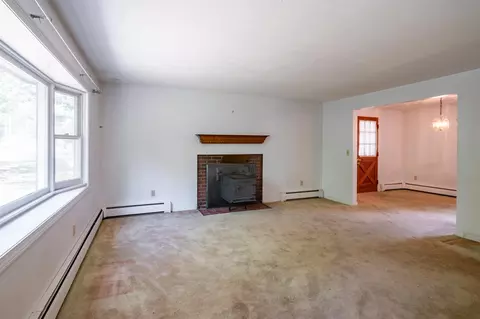 Living - 136 Maple Ave, Atkinson, NH 03811 photo 5 of 6