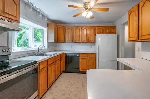 Kitchen - 136 Maple Ave, Atkinson, NH 03811 photo 2 of 4