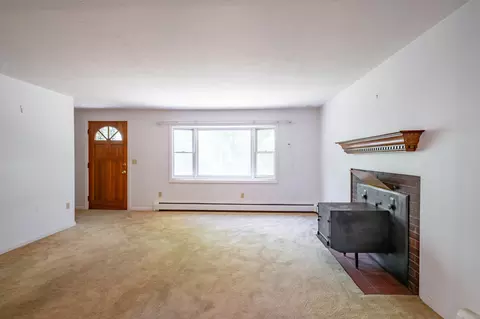 Living - 136 Maple Ave, Atkinson, NH 03811 photo 3 of 6
