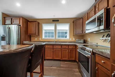 Kitchen - 28 Stugger Rd, Dover, VT 05356 photo 2 of 4